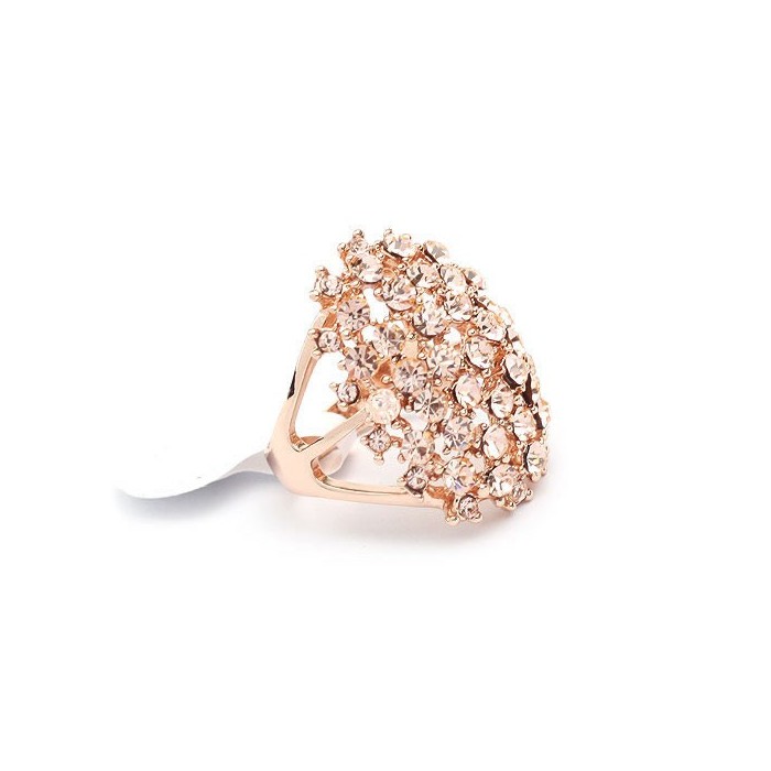 Opulenter, ovaler rosegold Ring mit rose light Strasssteinen Modeschmuck Fingerring