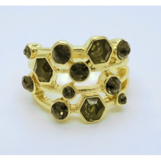 goldfarbener Ring mit dunklen Strasssteinen als Modeschmuck Fingerring