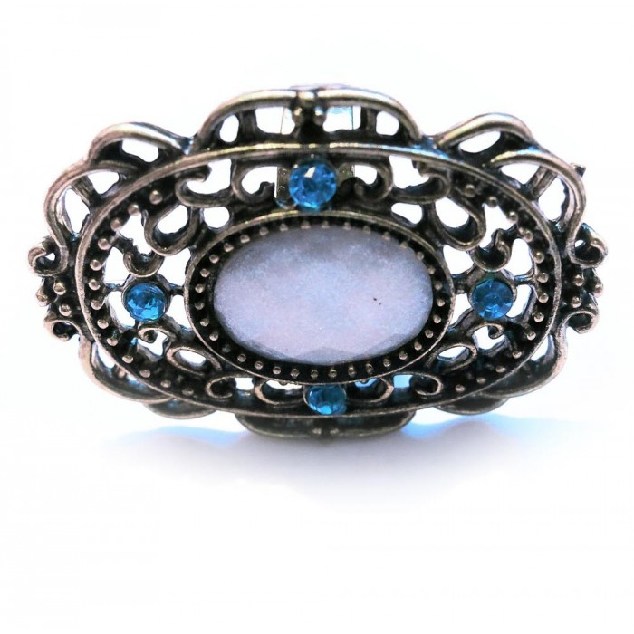 Ovaler vintage Ring in antikgold mit weißem Stein und türkis Strass als Modeschmuck Fingerring
