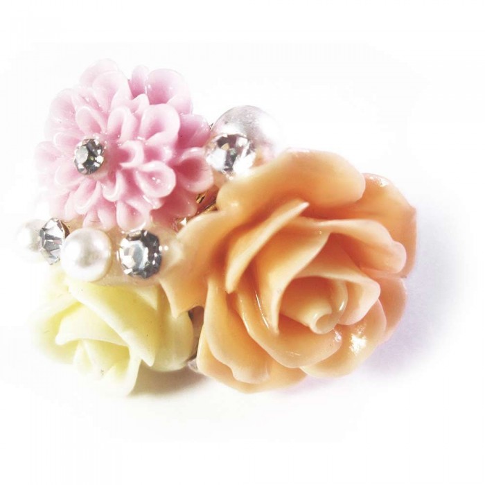 Pastellfarbener Ring mit Blumen und Strass als Modeschmuck Fingerring