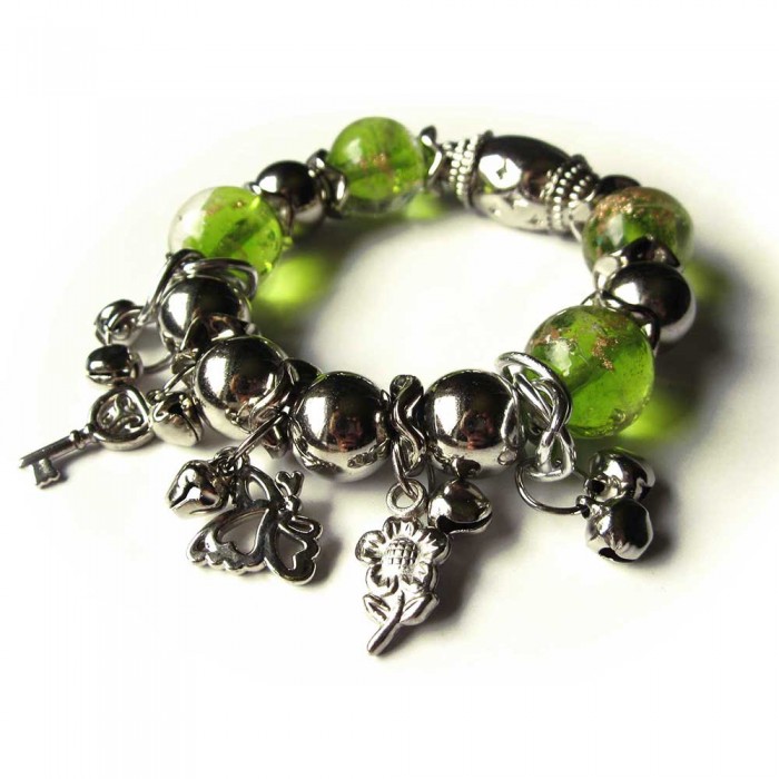Bettelarmband mit großen hellgrünen Glasperlen und silberfarbenen Perlen Modeschmuck