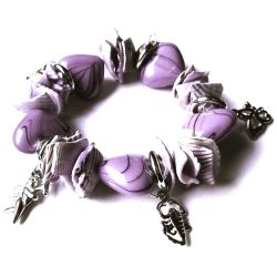 Bettelarmband 'Flieder Herz' in lila violett mit silberfarben Anhängern und Herzperlen Modeschmuck