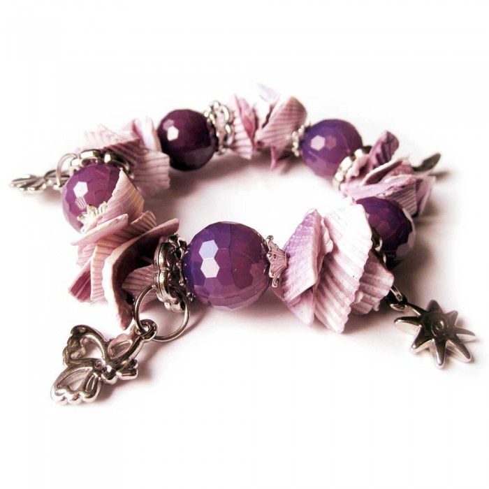 Bettelarmband 'Lila Muschel' mit silberfarbenen Anhängern Modeschmuck