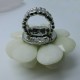 Ring mit großer Rose 5cm in elfenbeinfarben mit Perle als Modeschmuck Fingerring
