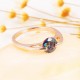 Filigraner Ring in rosegold mit vitrail Strass Stein in der Mitte als Modeschmuck Fingerring