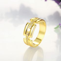 Filigraner gold Ring mit transparenten Zirkonen als Modeschmuck Fingerring